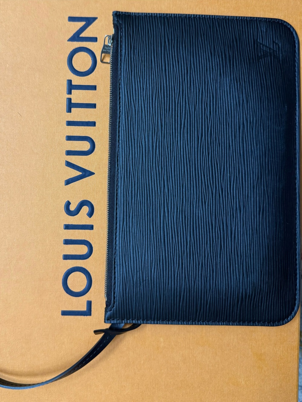 Authentic Louis Vuitton Black Epi Leather removable pouch (see documents)